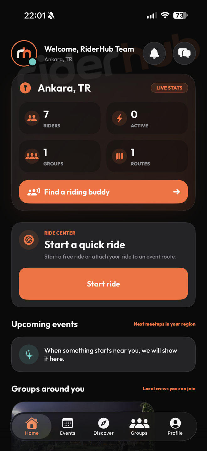 RiderHub ana ekranında sürüş ve topluluk seçenekleri